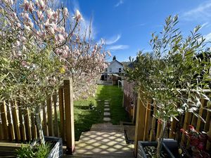 Photo 19- click for photo gallery